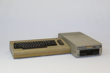 Commodore C64 (1982)