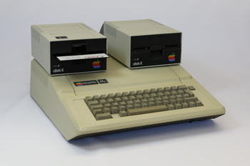 Apple IIe (1983)