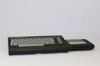 Commodore C16  (1984)