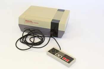 Nintendo Entertainment System NES (1985)